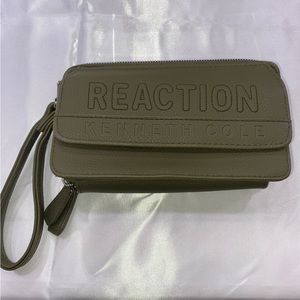 New Women’s Wristlet💚